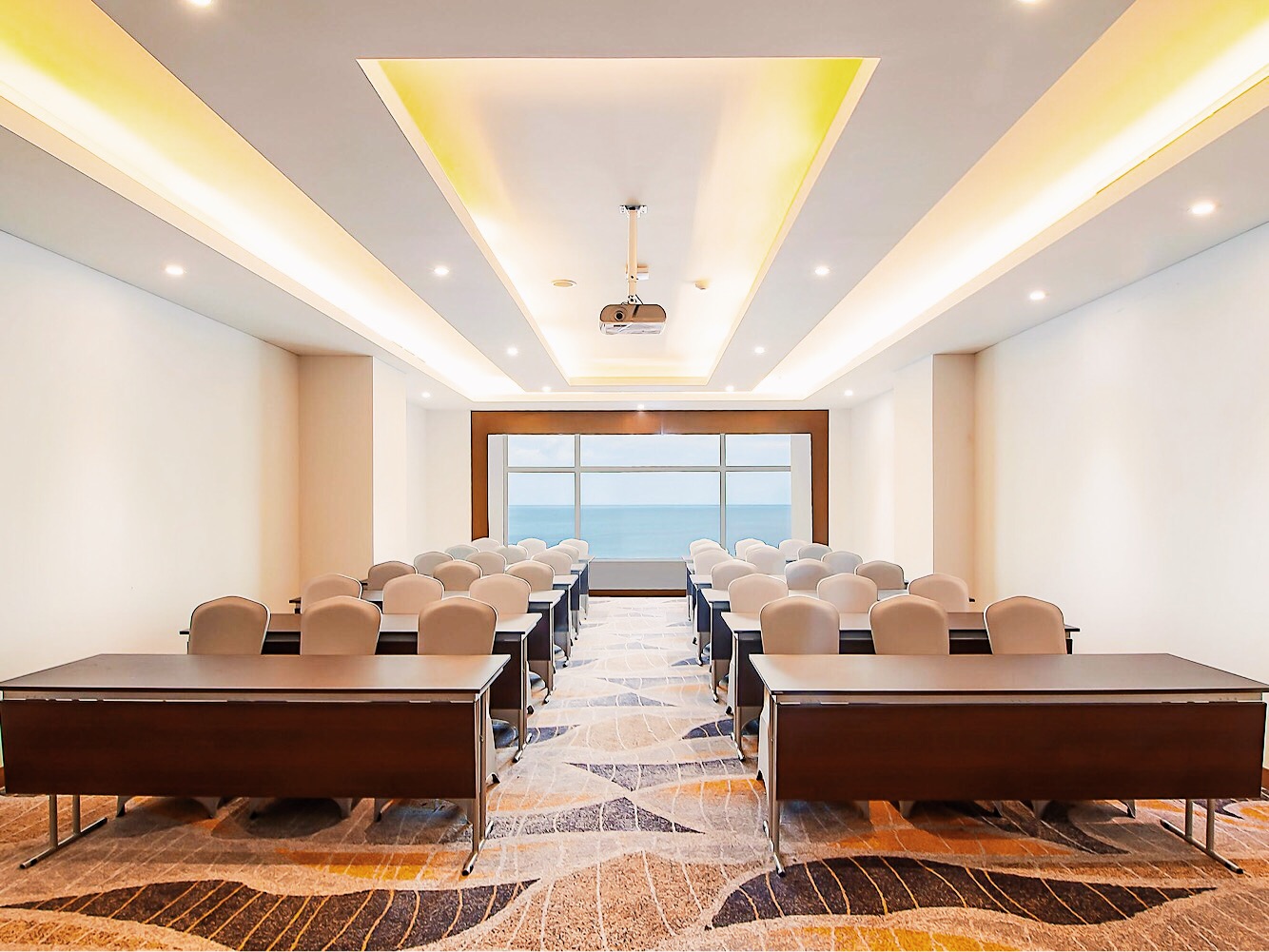 thumbnail-four-point-hotel-meeting-room